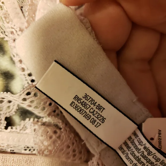 2017 Victoria's Secret Very Sexy Chantilly Lace Plunge Bralette, Size M NWT Pink - Picture 11 of 11